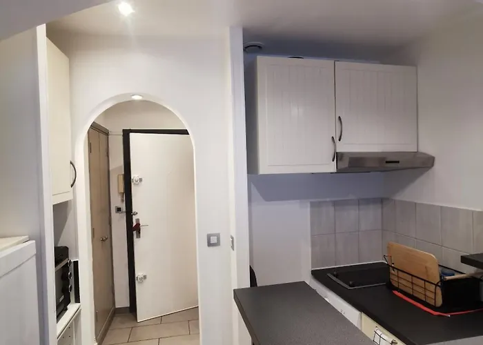 Et Stationnement Offert Centre Daire Hyères